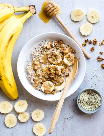 photo of oats in a bowl with banana and granola